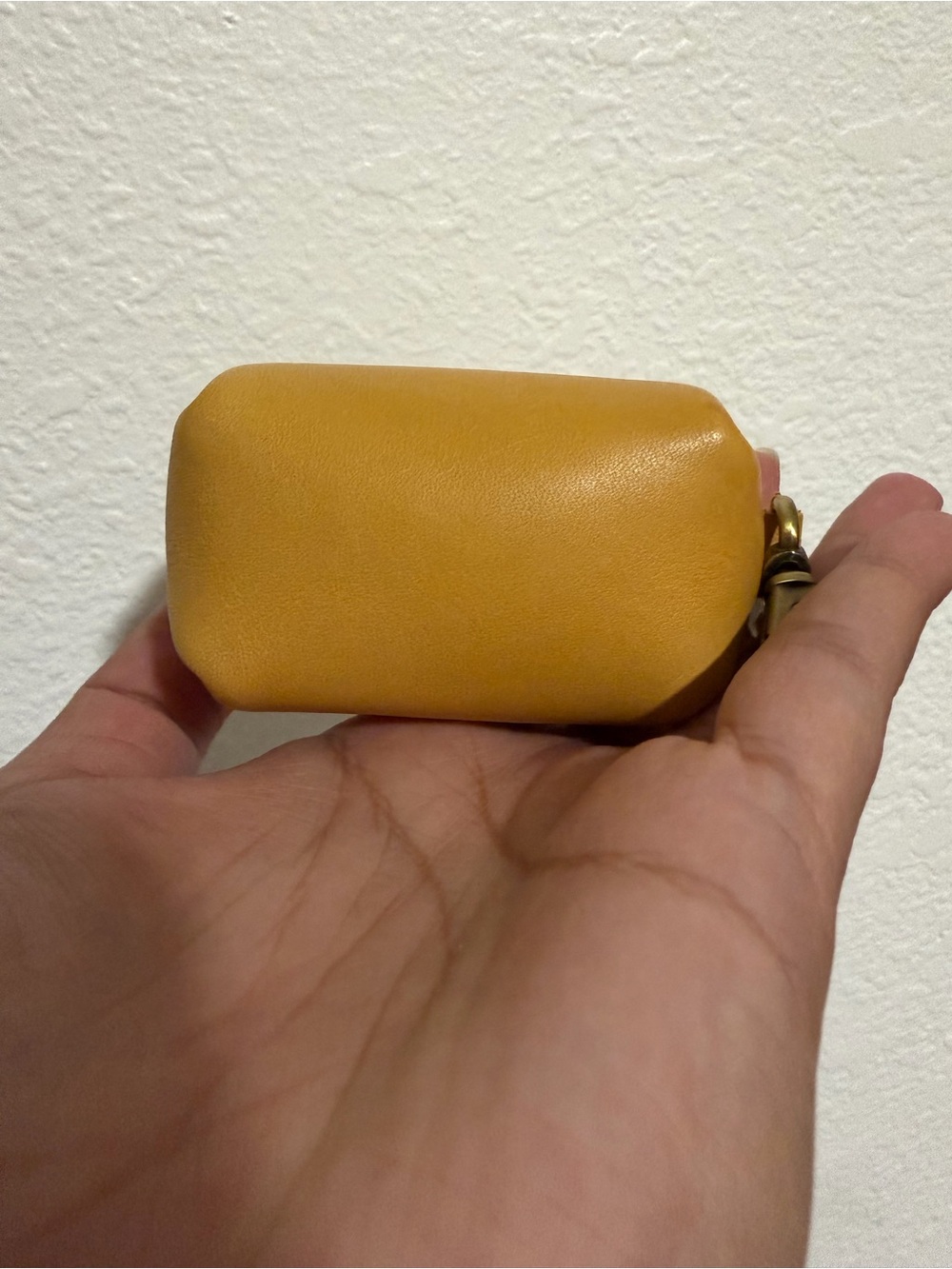Portland Leather Dopp Keychain - Picture 4 of 5
